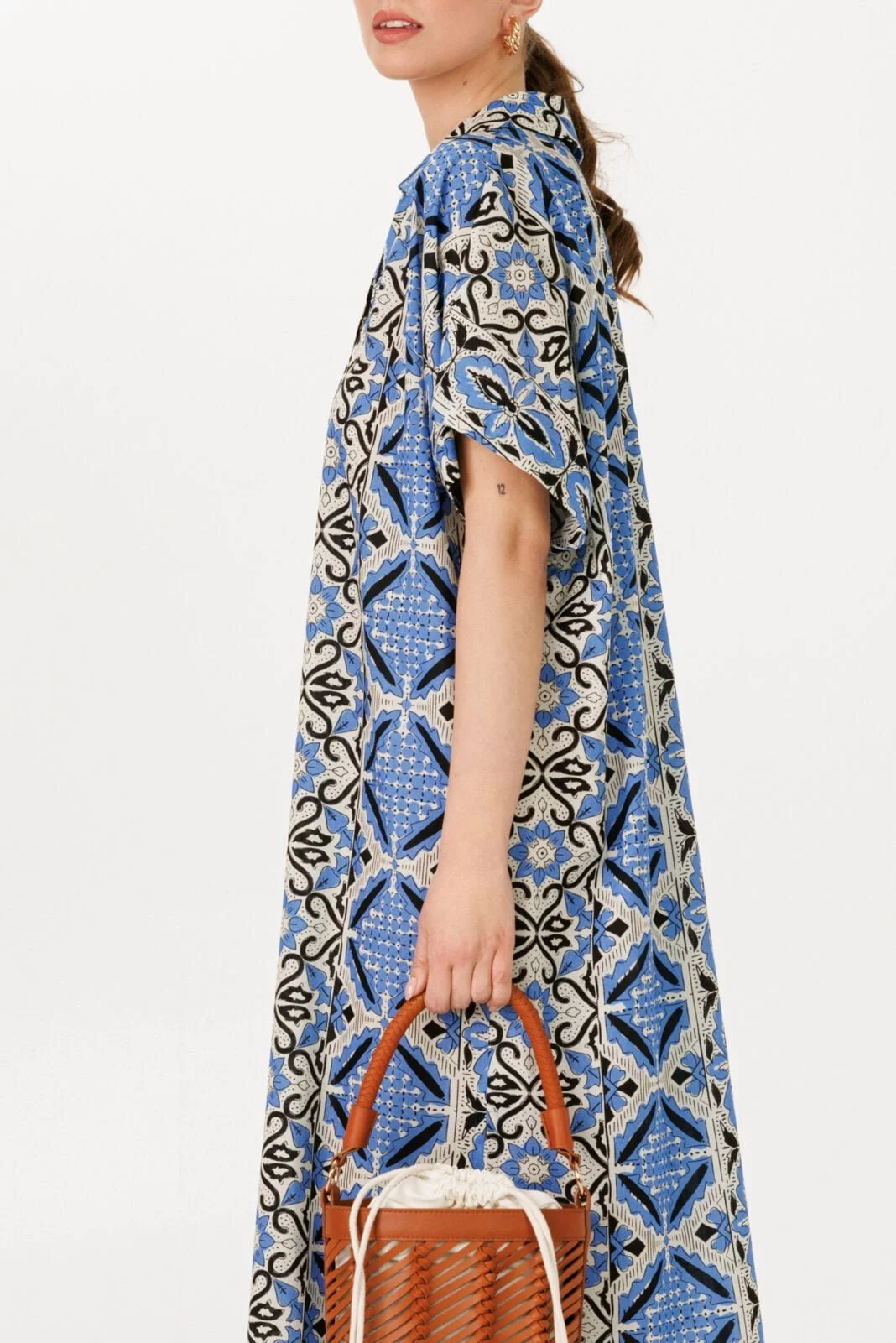 Mediterranean-Inspired Shirt Collar Kaftan Dress - Long Blue Cotton Attire