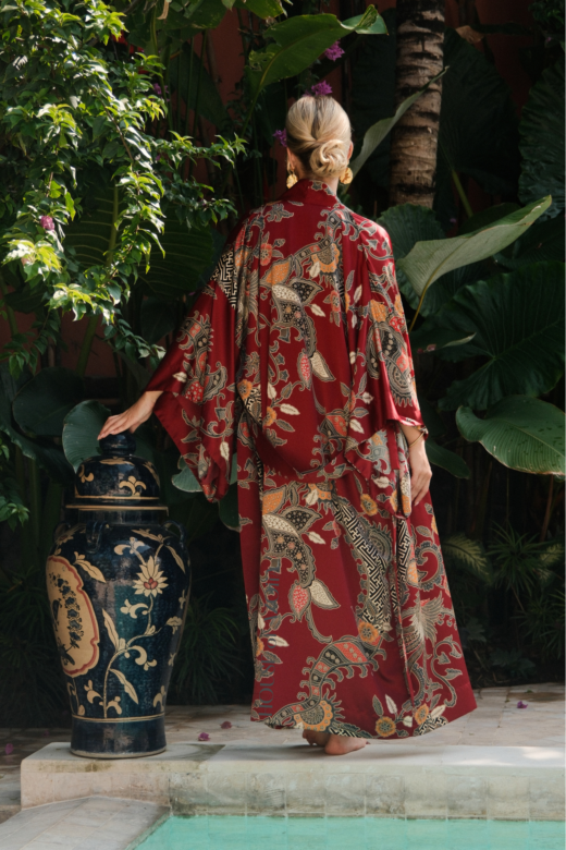 Long silk blend dressing gown with big sleeves inspired by Japanese culture, handcrafted by House of Azoiia - Elyanna